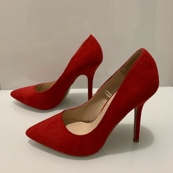 Red Heels - Picture 2 of 4